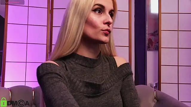 SelenaDaze online show from 04/20/26, 10:51