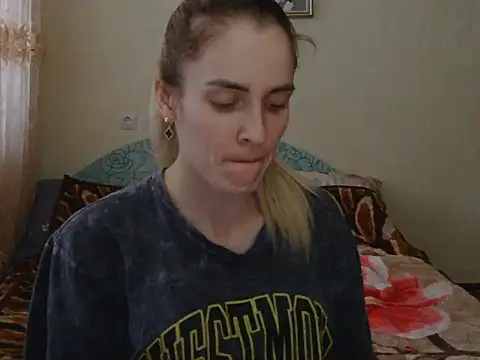 JayeTyler online show from 12/18/25, 07:47