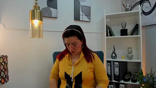 Snapshot of VeronicaBlake chatting on 06/14/26, 12:40 VeronicaBlake online show from 06/14/26, 12:40