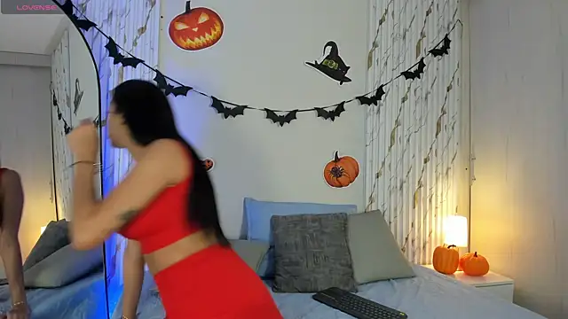 MissVioleet  online show from 10/22/25, 05:34