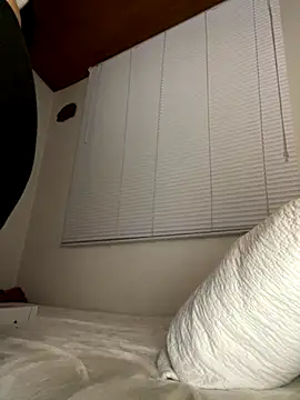 oh nina online show from 11/28/25, 03:09