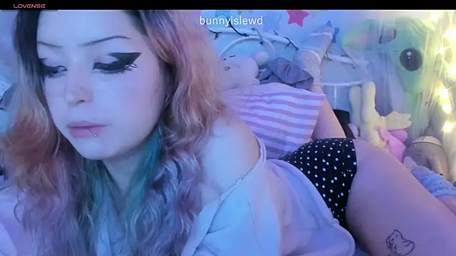 Snapshot of bunnyislewd chatting on 04/28/26, 04:06 bunnyislewd online show from 04/28/26, 04:06
