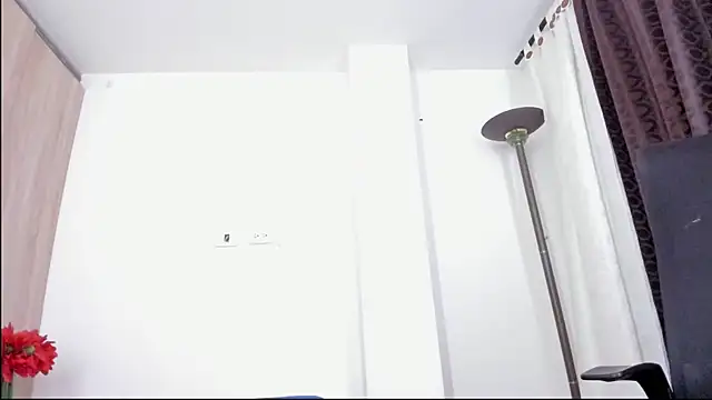 miaroberts69 online show from 06/05/26, 06:52