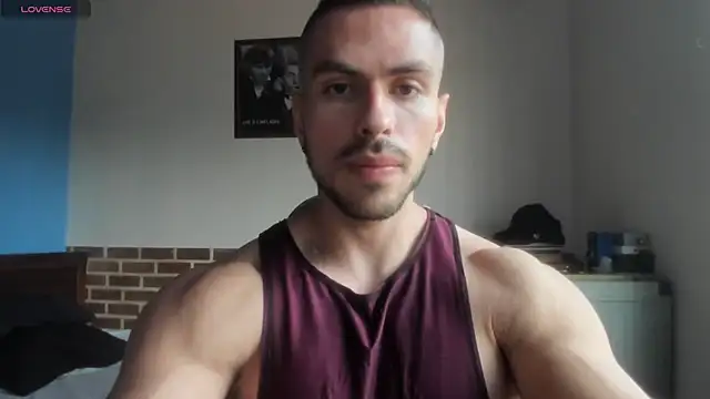 Snapshot of justinkarter chatting on 07/18/26, 02:32 justinkarter online show from 07/18/26, 02:32