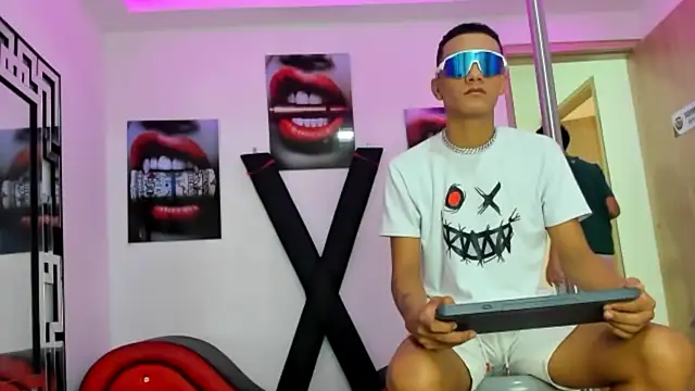 TWINKS FRIENDS online show from 10/31/25, 07:20