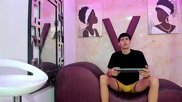 TWINKS FRIENDS online show from 01/11/26, 01:27