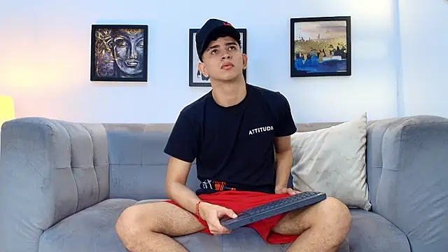 TWINKS FRIENDS online show from 03/19/26, 01:48