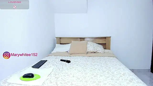 marywhitee   online show from 03/24/26, 08:25