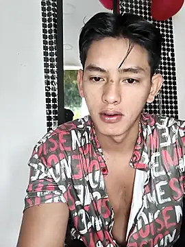 Snapshot of Hiroshi_Shen chatting on 10/13/25, 12:27 Hiroshi Shen online show from 10/13/25, 12:27