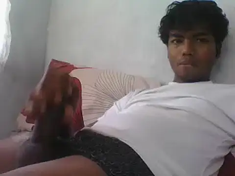 Snapshot of young_dickkk chatting on 03/12/26, 05:57 young dickkk online show from 03/12/26, 05:57