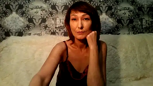 Snapshot of Pline1 chatting on 10/28/25, 09:28 Pline1 online show from 10/28/25, 09:28