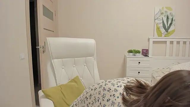 Snapshot of GoodGlamorGirl chatting on 12/22/25, 02:30 GoodGlamorGirl online show from 12/22/25, 02:30