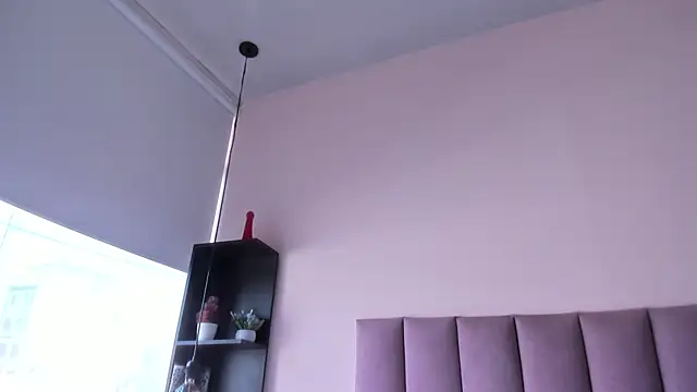 violet myerrs online show from 11/29/25, 01:47