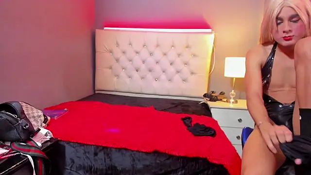 Snapshot of MiaMalkoba chatting on 09/29/25, 12:43 MiaMalkoba online show from 09/29/25, 12:43