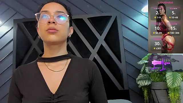 zoe martins  online show from 11/06/25, 05:25