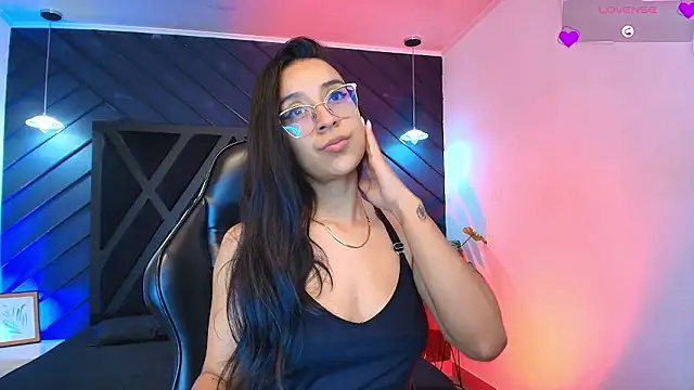 zoe martins  online show from 02/25/26, 05:22