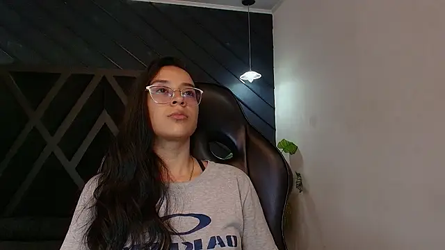 zoe martins  online show from 03/26/26, 05:18