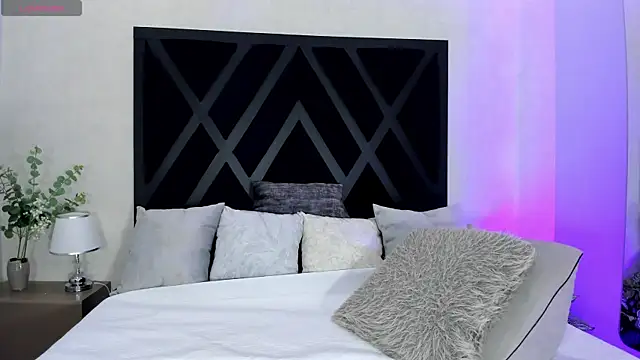 zoe martins  online show from 07/12/26, 01:13