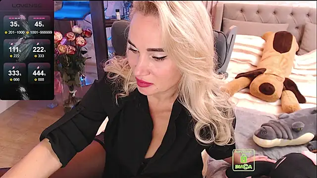 FreeBerryMILF online show from 04/30/26, 09:52