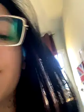 jujuarantes  2025 online show from 11/12/25, 03:23