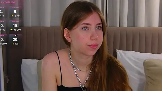 EvaAkins online show from 04/19/26, 08:02