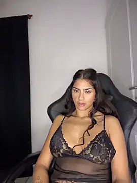 chicachocolate01 online show from 06/02/26, 01:51