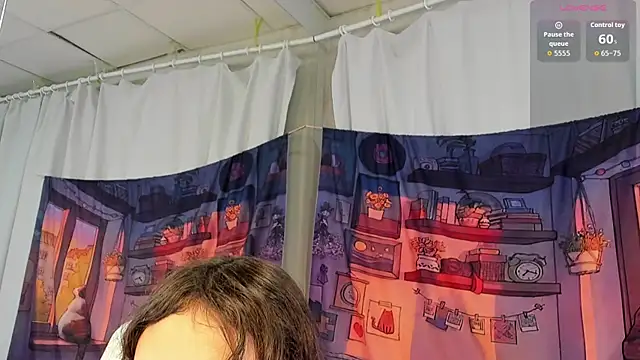 EmilyChaves online show from 11/10/25, 06:29