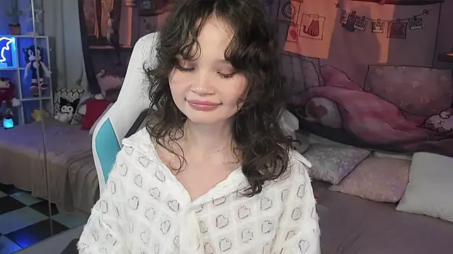 EmilyChaves online show from 11/22/25, 04:50