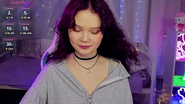 EmilyChaves online show from 04/22/26, 10:17