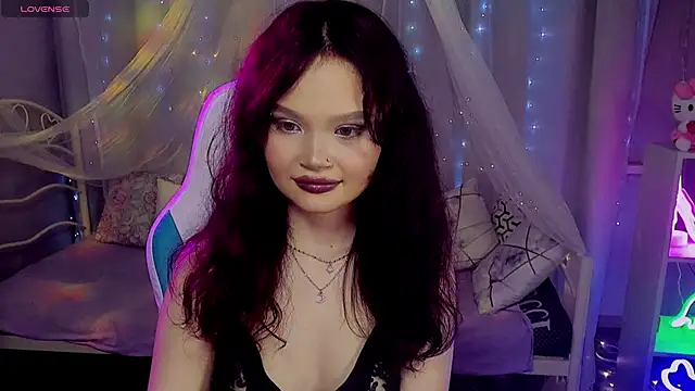 EmilyChaves online show from 05/03/26, 11:49