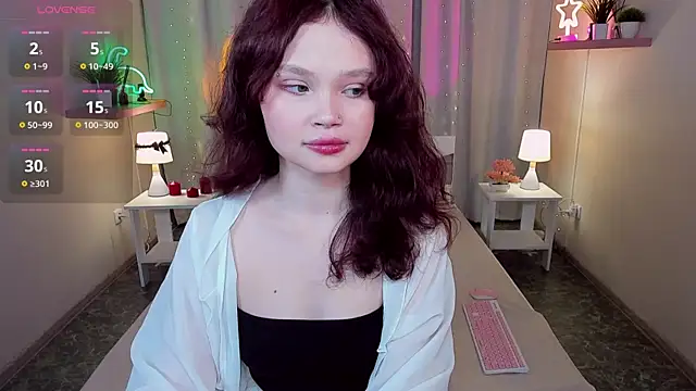 Snapshot of EmilyChaves chatting on 06/02/26, 06:48 EmilyChaves online show from 06/02/26, 06:48
