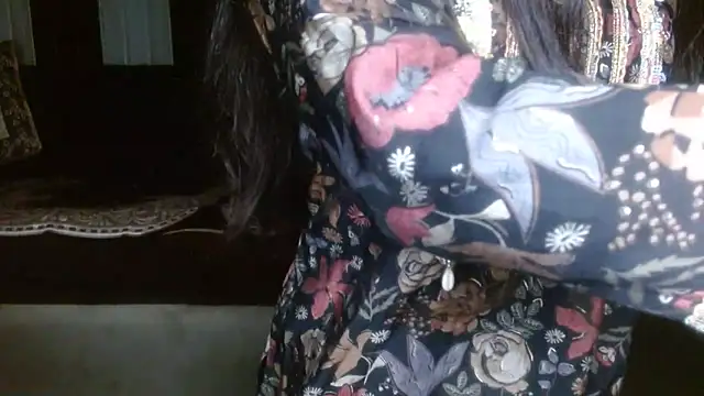 Snapshot of Mini_Meera chatting on 10/01/25, 12:44 Mini Meera online show from 10/01/25, 12:44