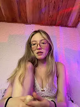 ReenKitty online show from 03/27/26, 05:35