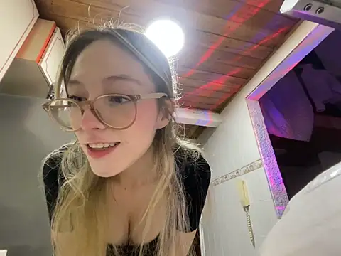 ReenKitty online show from 04/19/26, 03:17