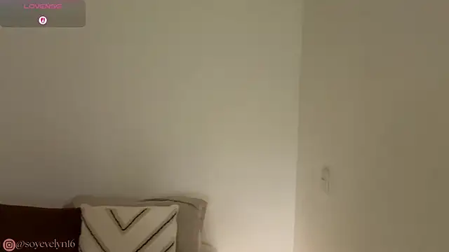 Evelyn  16 online show from 12/02/25, 08:48