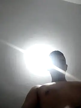 Snapshot of Sebas_0332 chatting on 10/04/25, 12:52 Sebas 0332 online show from 10/04/25, 12:52