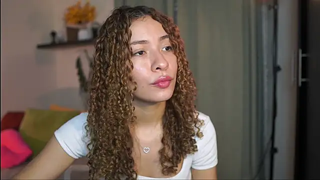 isabella-garcia- online show from 10/21/25, 02:01