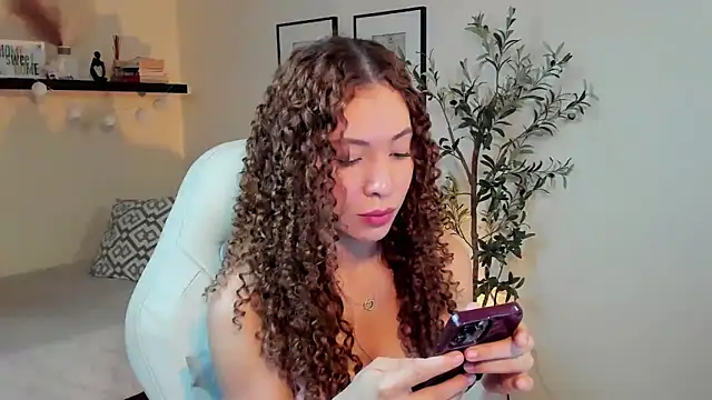 Snapshot of isabella-garcia- chatting on 04/04/26, 06:49 isabella-garcia- online show from 04/04/26, 06:49