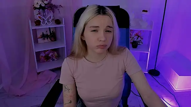 AuroraWrenfield online show from 09/29/25, 04:39