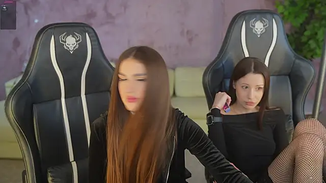 Snapshot of Goldie_Flame chatting on 11/06/25, 11:26 Goldie Flame online show from 11/06/25, 11:26