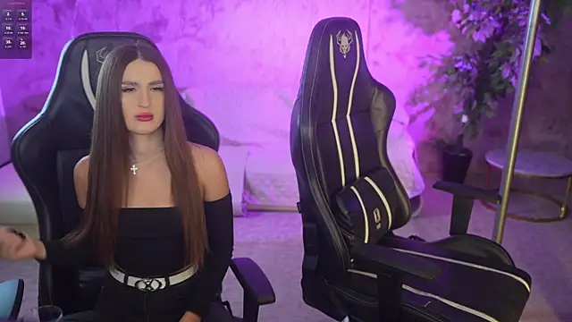 Snapshot of Goldie_Flame chatting on 11/16/25, 12:05 Goldie Flame online show from 11/16/25, 12:05