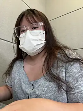 Snapshot of ariel_613 chatting on 10/16/25, 10:38 ariel 613 online show from 10/16/25, 10:38