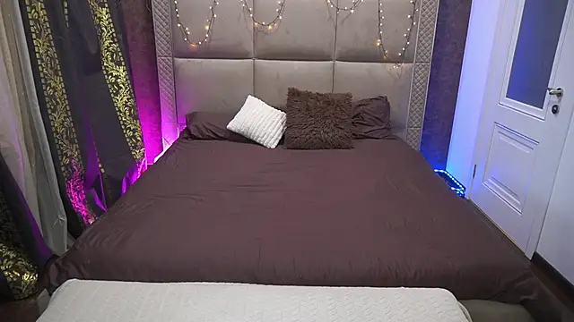 KateShanny online show from 05/17/26, 06:11