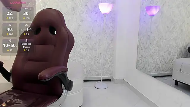 aura sanders1 online show from 04/06/26, 11:44