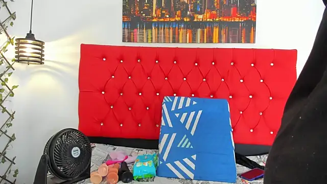 carolinacrus01 online show from 11/02/25, 02:19