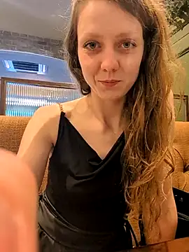 Snapshot of Eveline_Beauty_Kitty chatting on 06/08/26, 05:24 Eveline Beauty Kitty online show from 06/08/26, 05:24