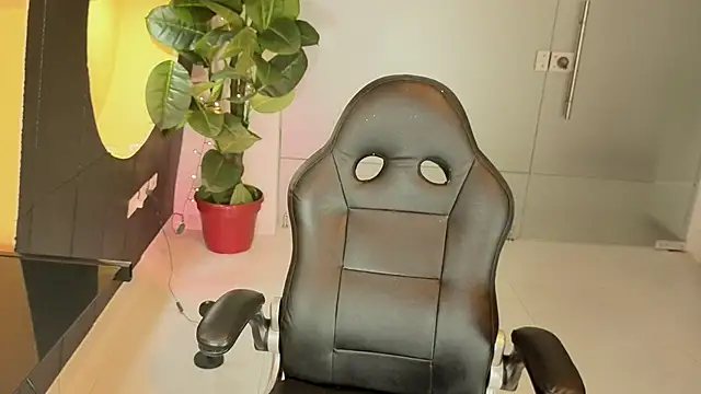 LiLLiAnderson online show from 09/21/25, 12:07