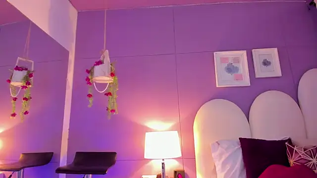 my aleja  online show from 09/15/25, 12:49