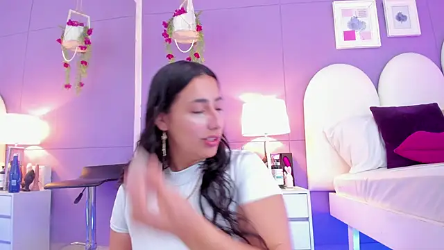 my aleja  online show from 09/17/25, 01:35