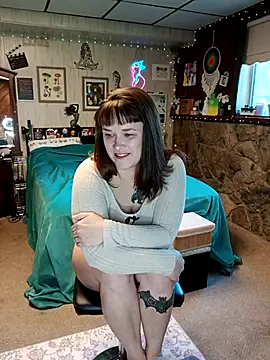 Snapshot of Ursulalane chatting on 10/16/25, 04:19 Ursulalane online show from 10/16/25, 04:19